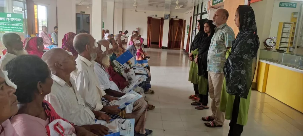 giving_advice_to_eye_operated_patient